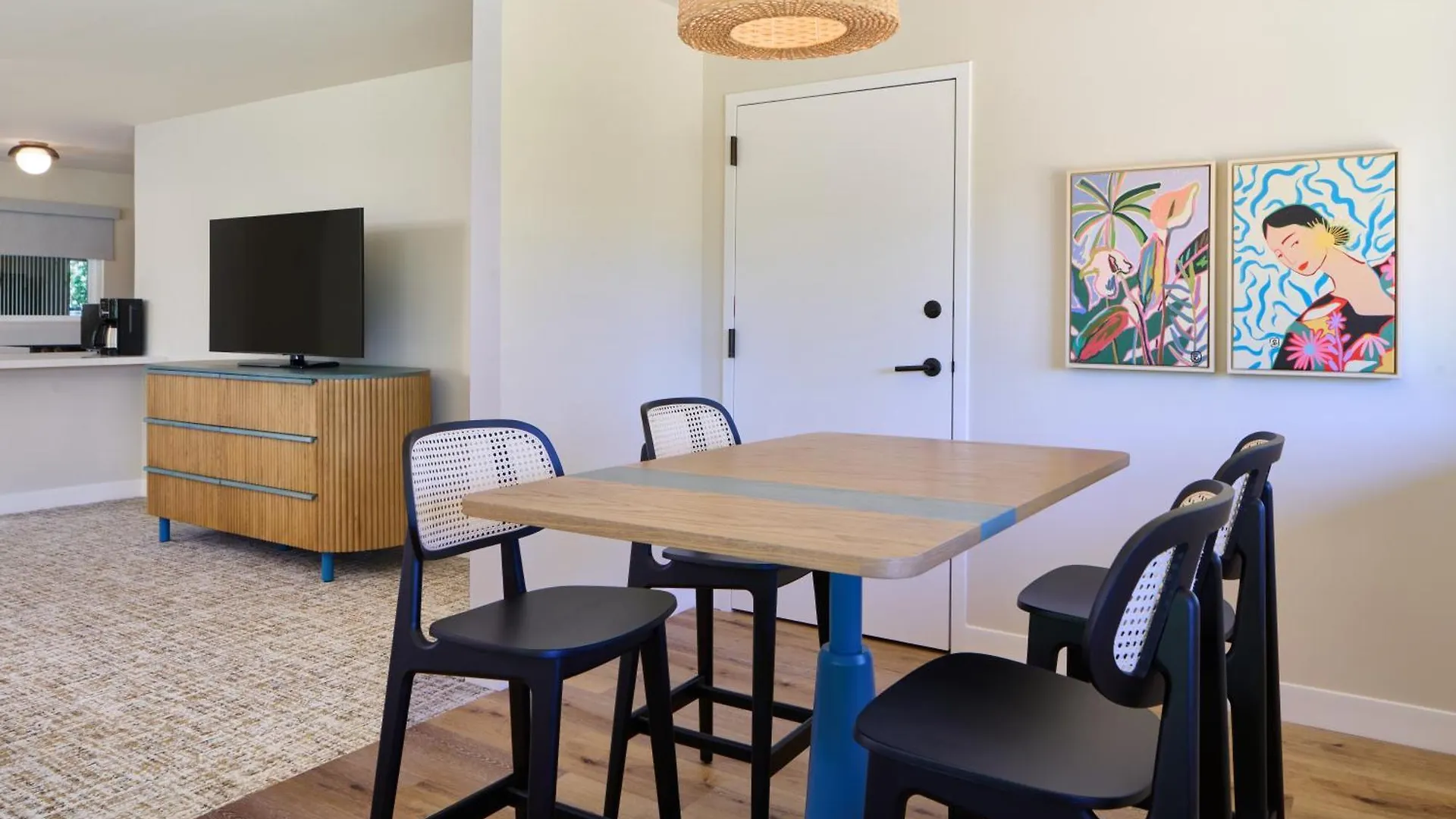 Royal Lahaina Resort & Bungalows