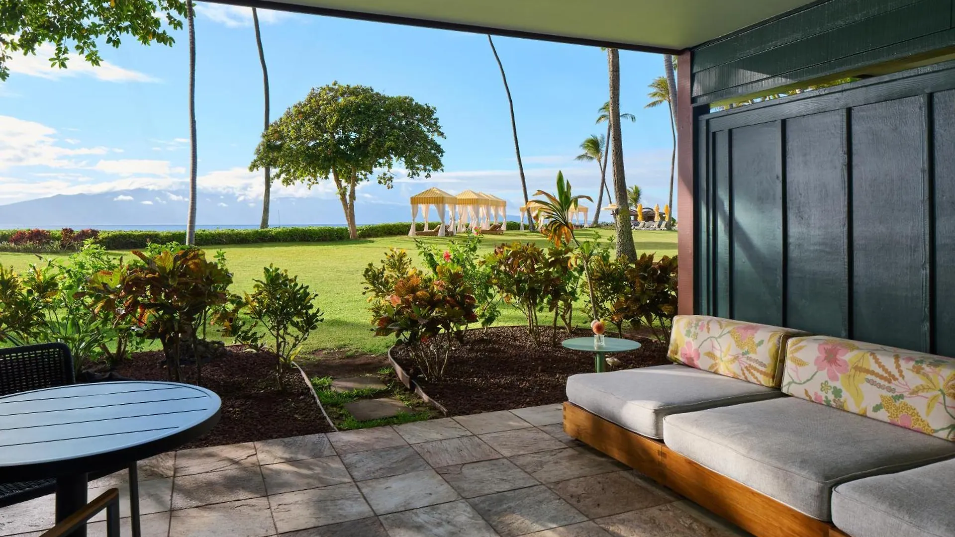 Royal Lahaina Resort & Bungalows