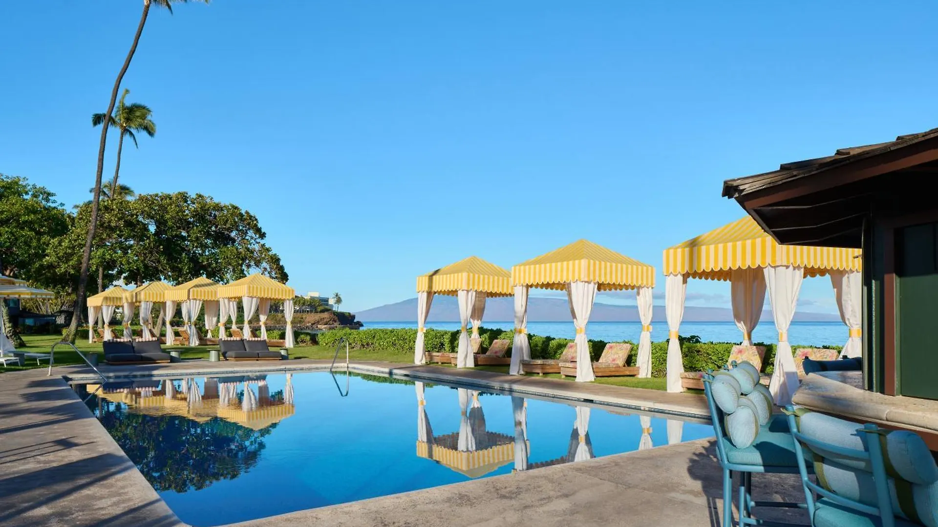 Royal Lahaina Resort & Bungalows
