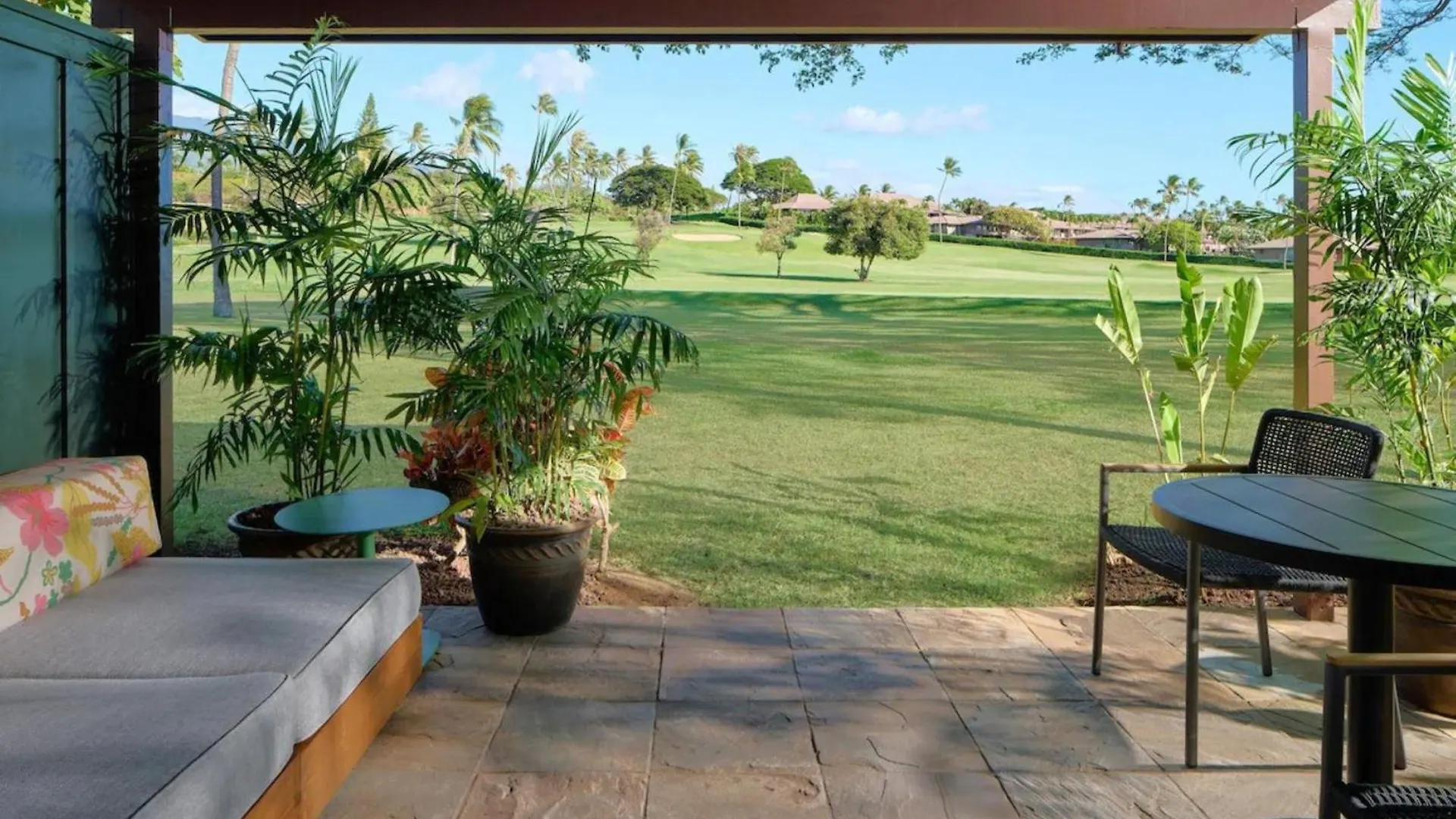 Royal Lahaina Resort & Bungalows