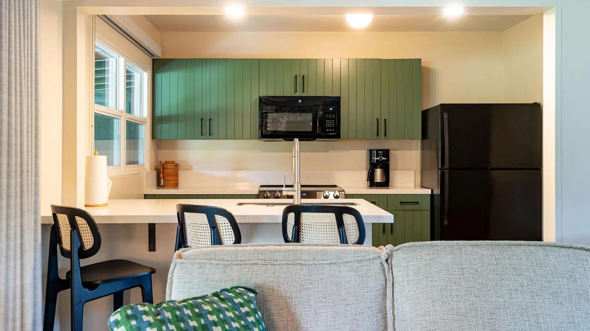 Royal Lahaina Resort & Bungalows