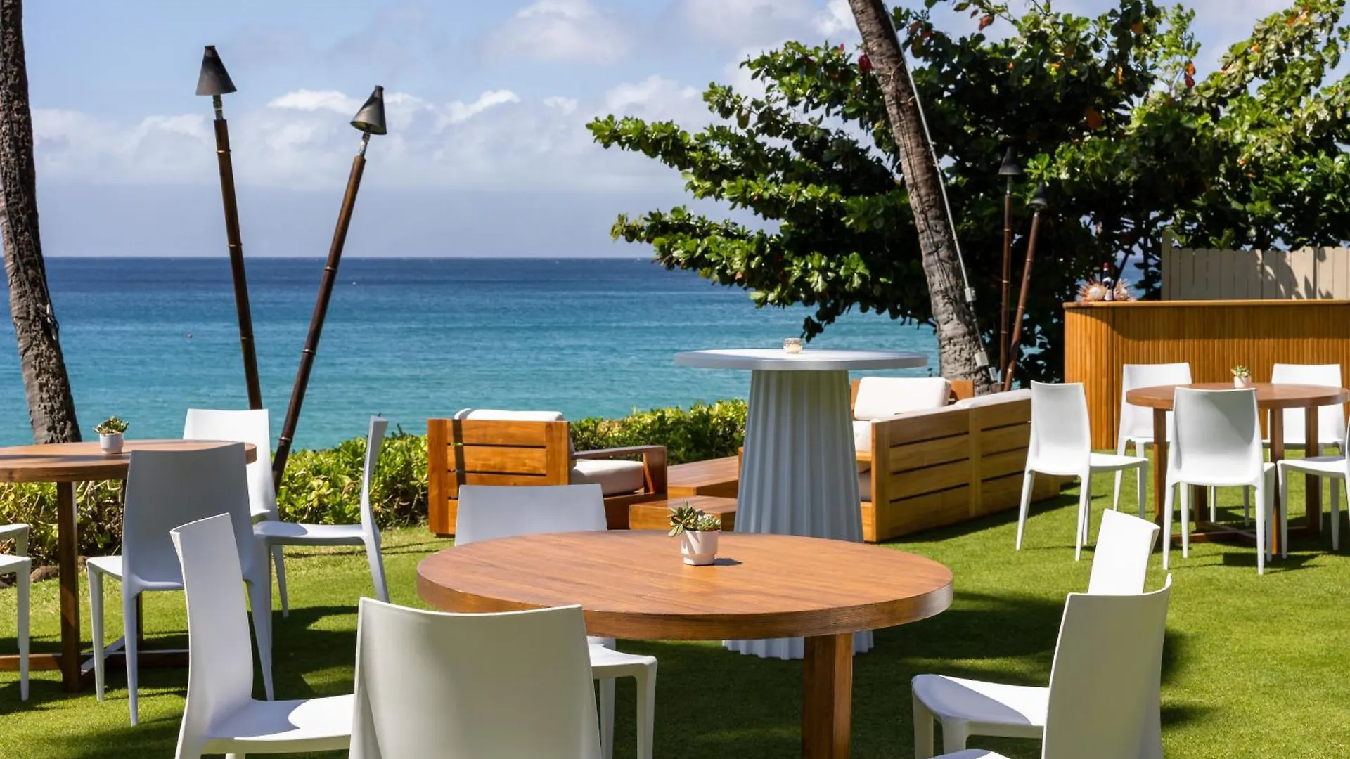 Royal Lahaina Resort & Bungalows