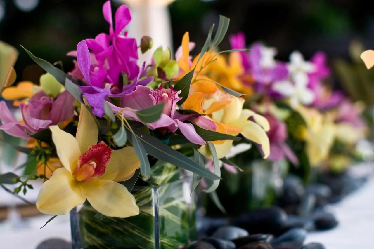 Royal Lahaina Resort & Bungalows