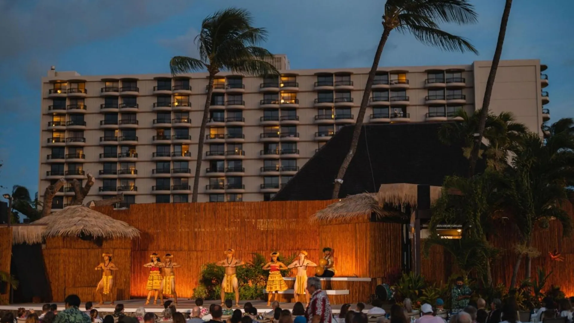 Royal Lahaina Resort & Bungalows 4*,