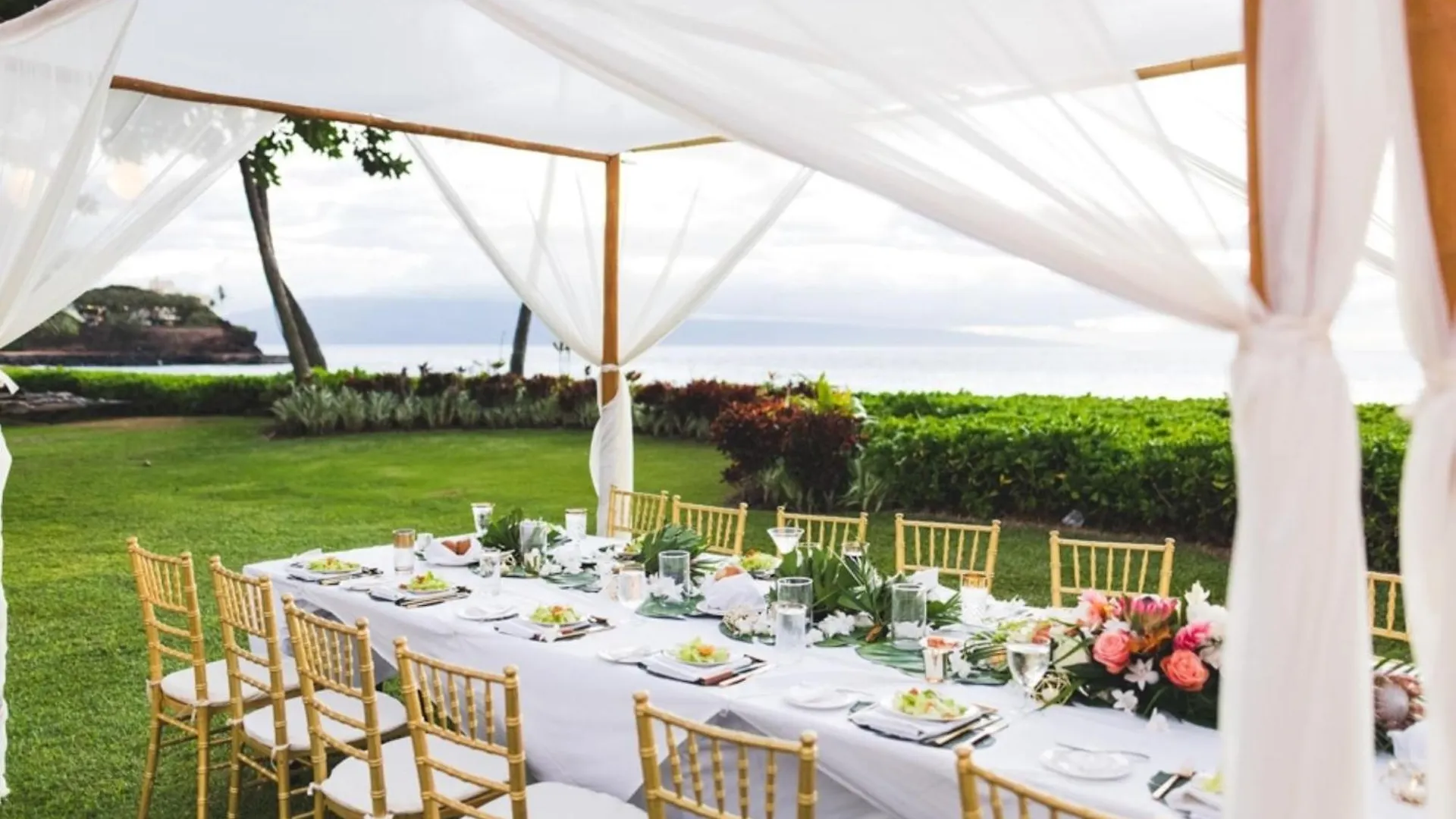Royal Lahaina Resort & Bungalows