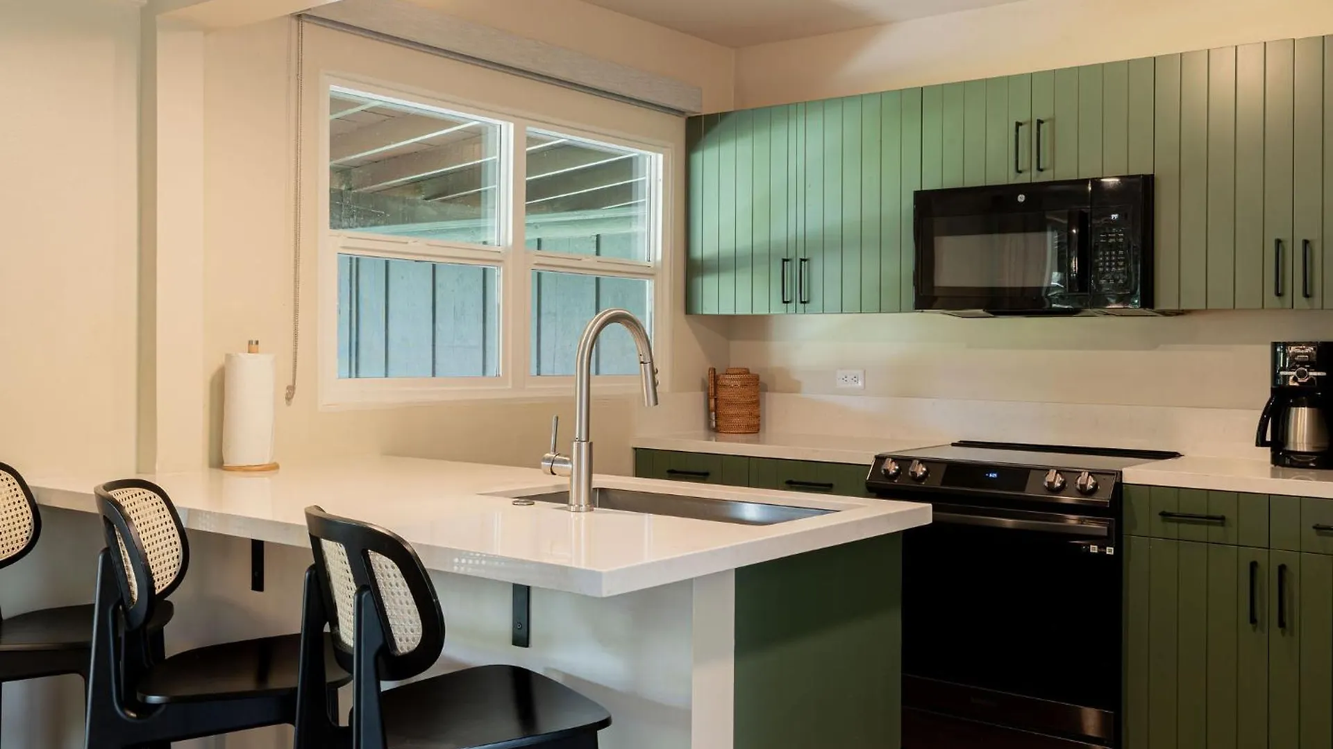 Royal Lahaina Resort & Bungalows